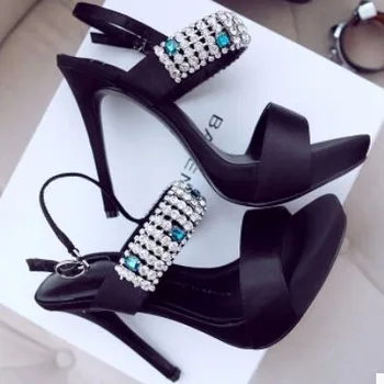 2022 m. vasarą naujas mados sandalai moterims. aukšto batelių mados kalnų krištolas šilko audinys plonas dirželis Romos batai, vestuviniai bateliai