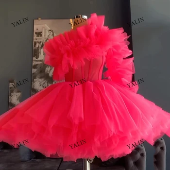 YALIN Nesimetriškas ryškiai Rožinės spalvos Tiulio Kokteilis Suknelės, Mini Ilgis, Vienos Pečių Saudo-Line Prom Dresses vestidos de fiesta